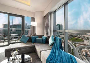 Luxurious 2BDR Apartment in Paramount Towers with Burj Khalifa Views